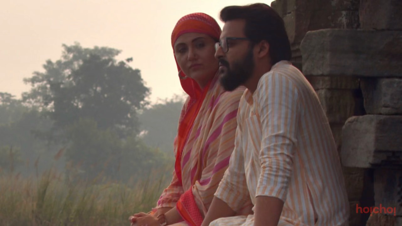 Charitraheen (Season 1 – 3) Hindi Complete Hoichoi Original WEB Series 480p - 720p HDRip poster